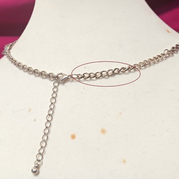 Handmade Vintage Silver Tone Faux Pearl and Rhinestone Fashion Bib Necklace - Picture 2 of 11